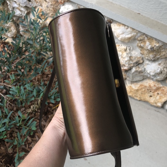 Like new! - Vintage SALVATORE FERRAGAMO Leather Barrel Bag - Picture 9 of 13